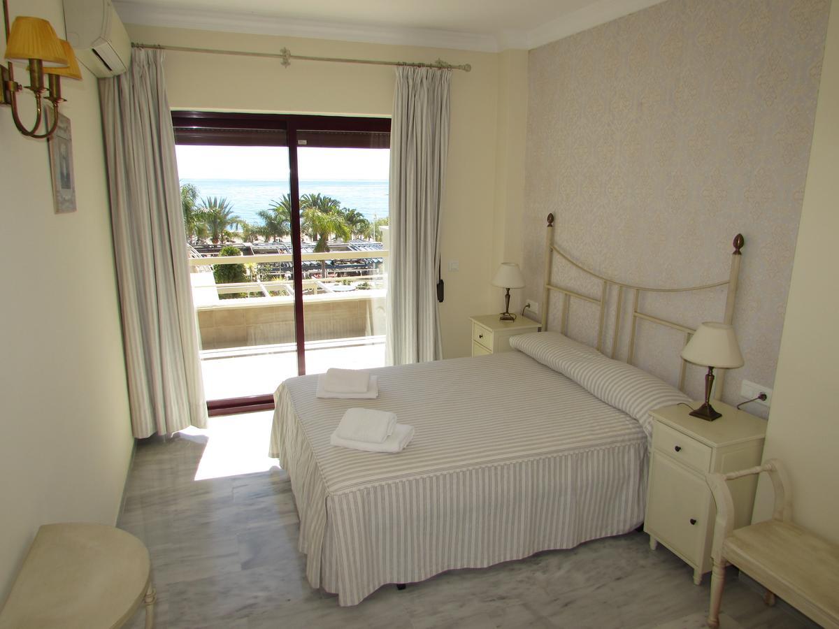 Home4Holidays Nerja Esterno foto